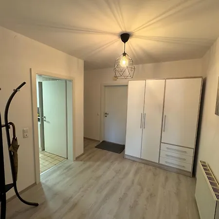 Helle In Gruener Lage - Naehe Zentrum Апартаменти