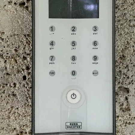 Helle In Gruener Lage - Naehe Zentrum Апартаменти