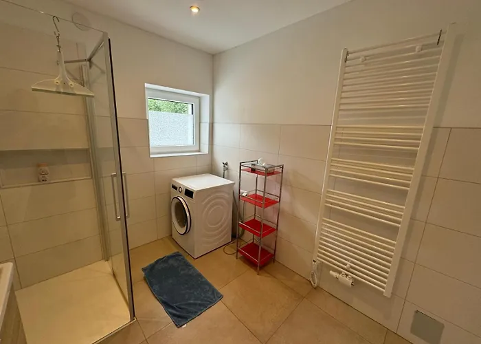 Helle In Gruener Lage - Naehe Zentrum * לינץ